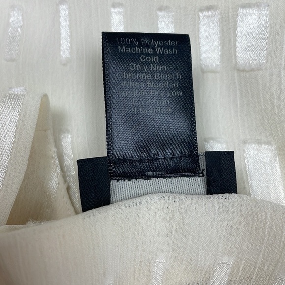 Ann Taylor Geometric Chiffon 3/4 Sleeve Split V-Neck Blouse White XS - Picture 8 of 9